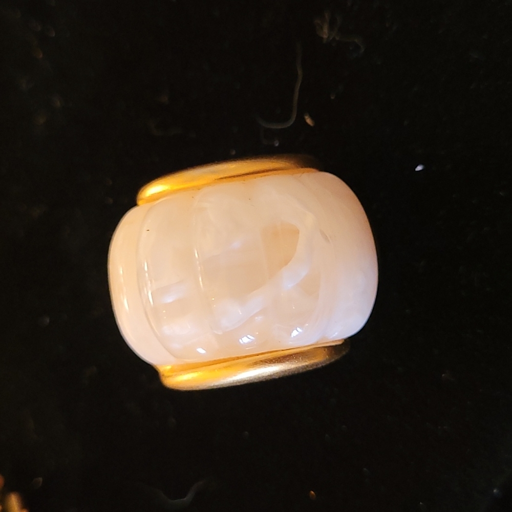 Givenchy Brand New Lucite Clip-on Earrings - Picture 8 of 10